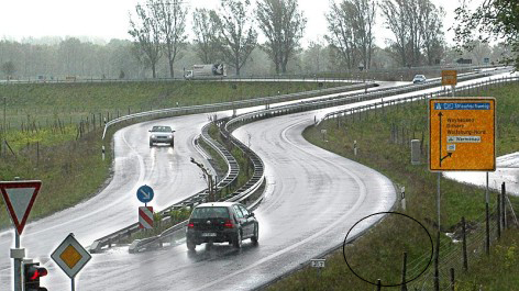 So ungefähr war der Graben in dem das Motorrad gerutscht ist