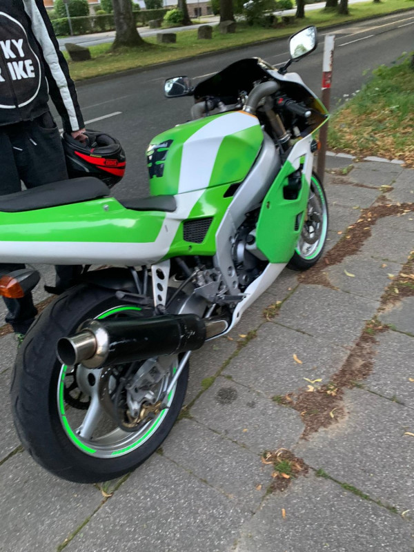 zxr 400 green.jpg